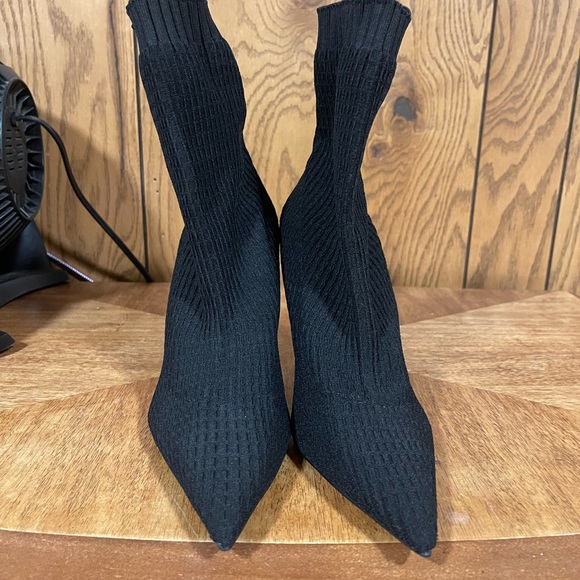 Zara Trafaluc"Black Stretchy Sock Mesh Pointed Toe Ankle Boot Stiletto Heels - Picture 2 of 15